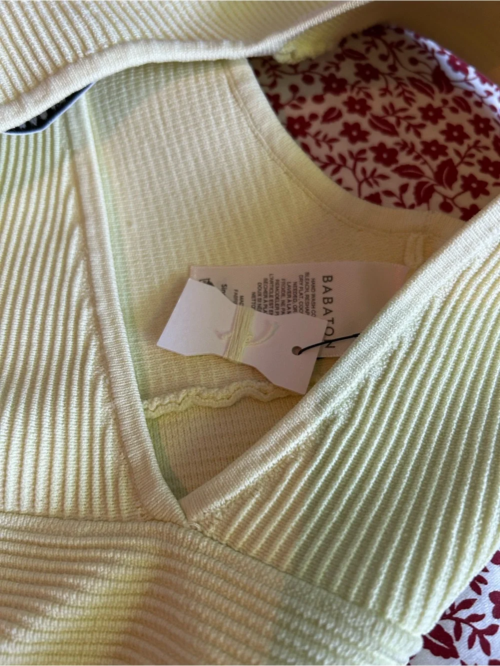 Aritzia crop top 💛 - Picture 3 of 3